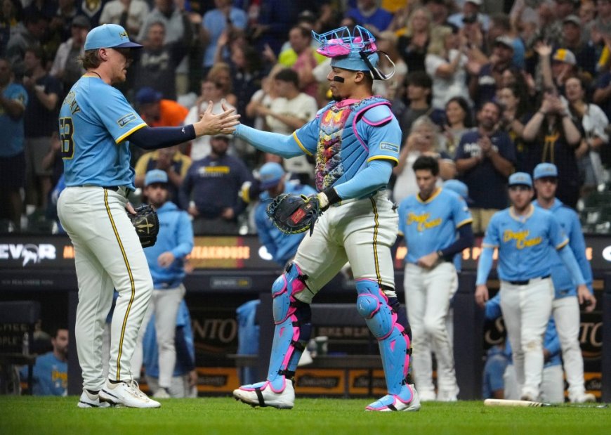Brewers first team to clinch playoff berth thanks to reeling Mets’ eighth straight loss