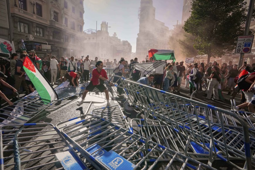 Spanish prime minister wants Israel banned from sports events after chaos at cycling race