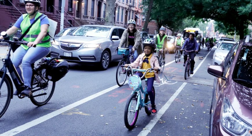 NYC cyclists protect kids headed to school in Brooklyn’s ‘Bergen bike bus’