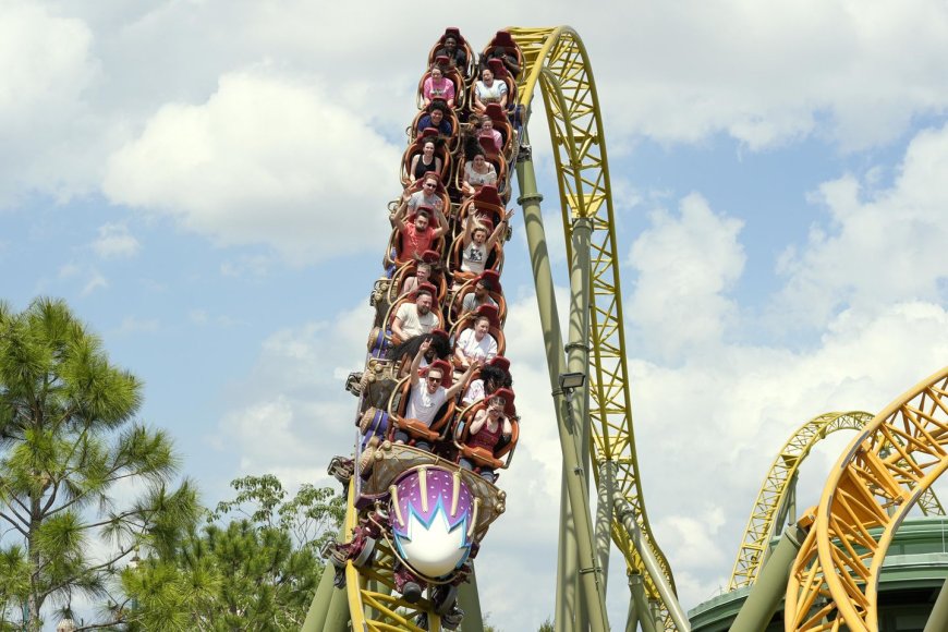 Man killed in rollercoaster mishap at Universal theme park in Orlando