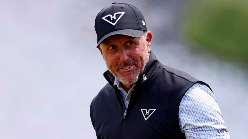 Golf legend Phil Mickelson reacts to Charlie Kirk's Presidential Medal of Freedom award date