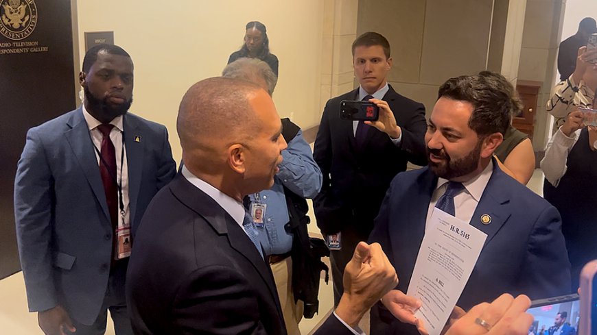 Jeffries tells Lawler to 'keep your mouth shut' as shutdown sparks Capitol Hill confrontations