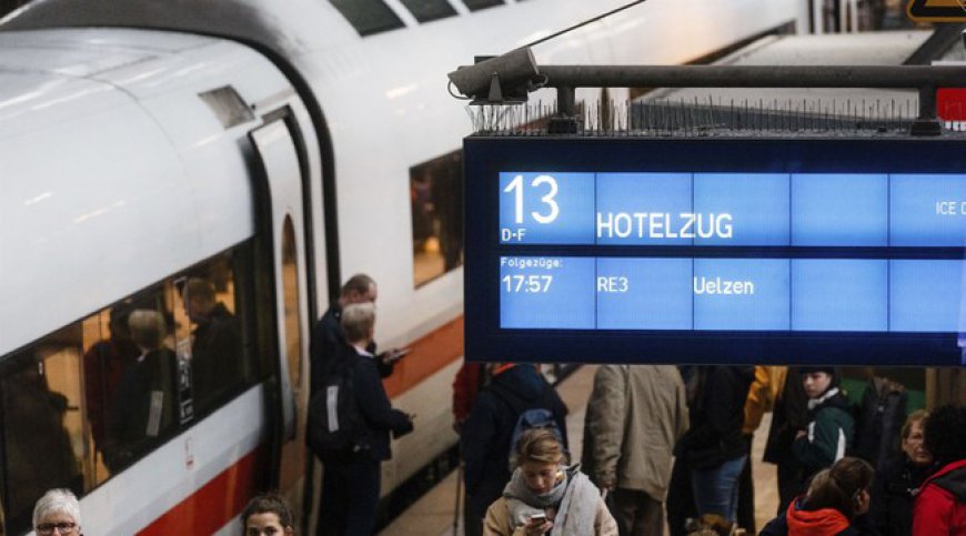 When Germans Happily Cut Their Own Throats - Hamburg VOTES to 'Deindustrialize'