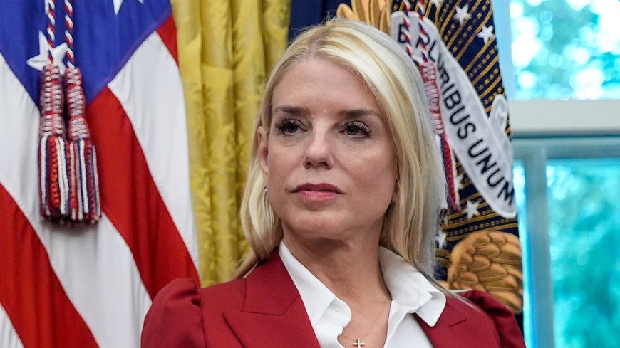 Pam Bondi says Trump 'absolutely' has authority to invoke Insurrection Act to curb Chicago crime