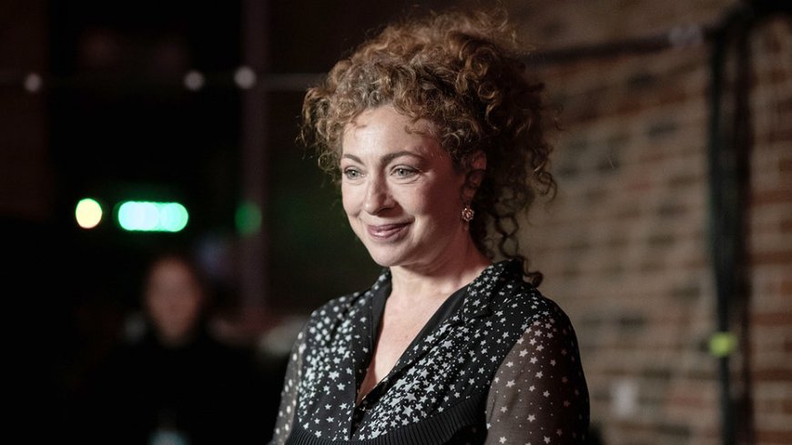Actress ignored subtle cancer symptom for years before onstage emergency