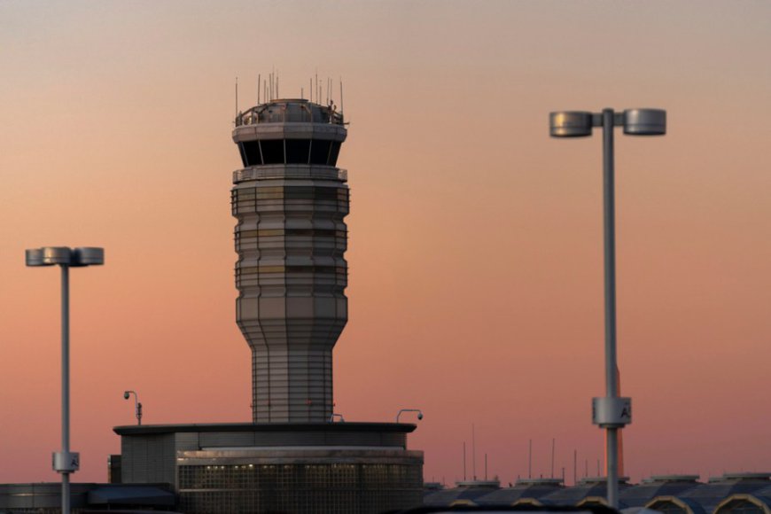 Air traffic controller tells lawmakers he’s working as a delivery driver to pay for daughter's tuition amid shutdown
