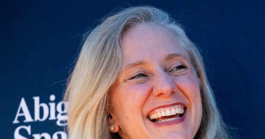 Obama Endorses Democrat Abigail Spanberger in Virginia Governor's Race