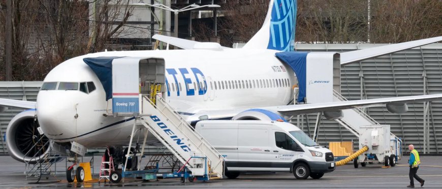 United Airlines Flight Reportedly Forced To Land After Windshield Gets Smashed By Mysterious Object; Pilot Injured