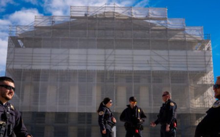 Supreme Court Justices Question Trump’s Sweeping Tariff Powers