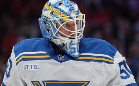 Blues' Jordan Binnington catches flak for trying to pocket puck after Alex Ovechkin's 900th career goal