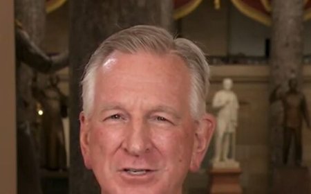 Tuberville Proposes English Proficiency Requirement for Rideshare Drivers