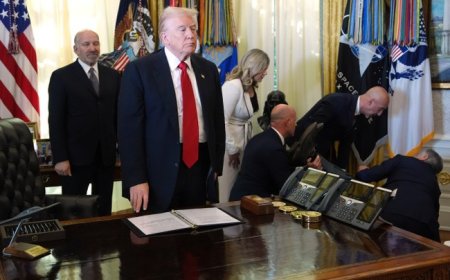 Trump Announces Weight-Loss Drug Deal With Pharma in WH Event Marked by Scary Medical Issue