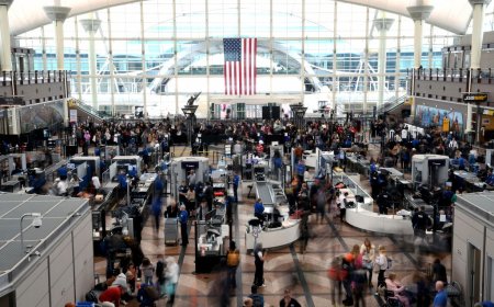 Denver wants to pay airport staff to avoid FAA flight cuts