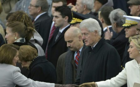 Clintons Congratulate Pelosi on Her Retirement