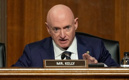 Mark Kelly: former Space Shuttle commander to 2028 commander-in-chief?