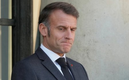 France's right and left wing parties are surging. Can it hold the center?