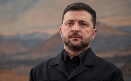 The Unraveling of Volodymyr Zelensky