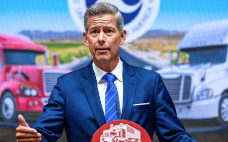 Trump admin gives $10k bonuses to air traffic controllers with perfect attendance during government shutdown