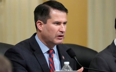 Watch live: Moulton speaks out against military boat strikes, Trump targeting Venezuela