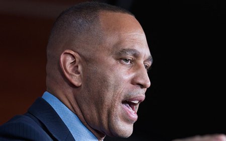 Hakeem Jeffries Attacks VP JD Vance After Breitbart News Event