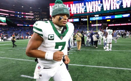 Justin Fields has ‘no reaction’ to Jets benching: ‘S–t happens’