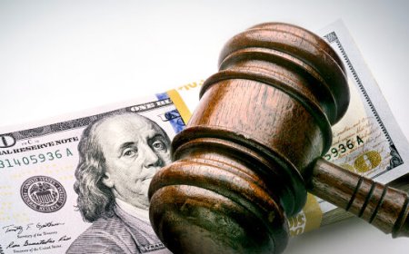 Jury Awards $112 Million to Migrants 'Illegally Held' by New York County in 2017