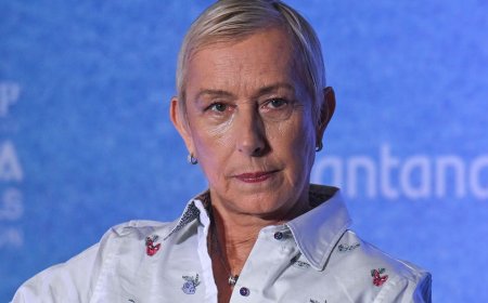 Martina Navratilova spars after being questioned for opposing males in women's spaces while supporting Dems