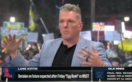 Pat McAfee implores Lane Kiffin to stay at Ole Miss as LSU, Florida intrigue grows