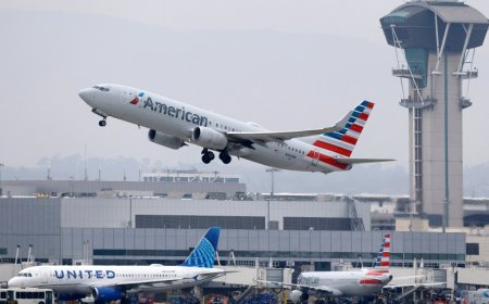 FAA warns of ‘potentially hazardous situation,’ urges airlines to ‘exercise caution’ when flying over Venezuela