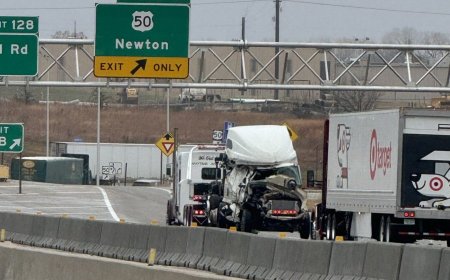 Three-semi pileup crash closes Kansas Turnpike