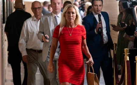 How politicians have reacted to Marjorie Taylor Greene's resignation news