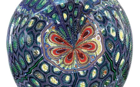 THE MAGIC OF COLOR AND LIGHT