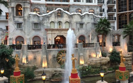 Christmas Has Returned To The Gaylord Texan