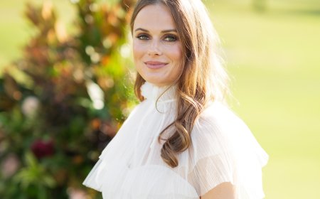 How To Stay Fashionably Warm for Your Winter Wedding