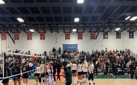 Miami volleyball sweeps Duke on Senior Night