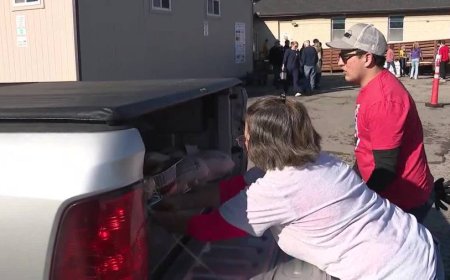 Heart & Hand Ministries delivers hundreds of Thanksgiving meal boxes to families