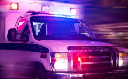 Two rescued from car after crashing into Brush Creek in Kansas City