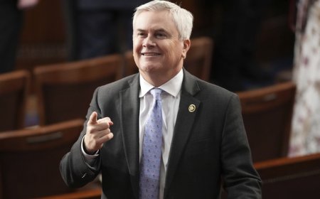 Weekly Briefing: Comer Clocks Jeffries, PBS Spins, Usha Bats Gossip Down - and Barron’s Whisper Wows