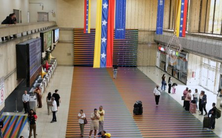 Airlines cancel flights to Venezuela as FAA warns of worsening security, military activity