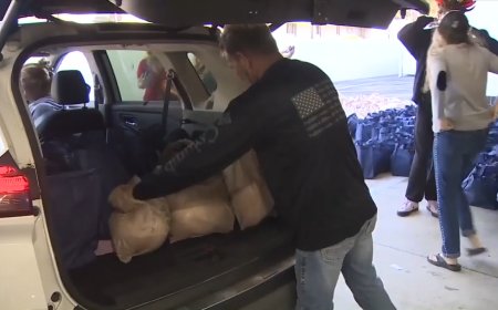 Volunteers deliver Thanksgiving meals to families with special needs children in Fort Lauderdale