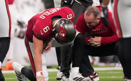 Baker Mayfield’s arm in sling after injuring shoulder during Buccaneers’ brutal loss to Rams