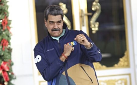 Watch: Venezuela's Maduro Does 'No Crazy War' Dance for U.S Students