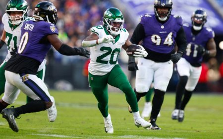 Aaron Glenn skirts question about why Breece Hall wasn’t on field for critical Jets fourth down