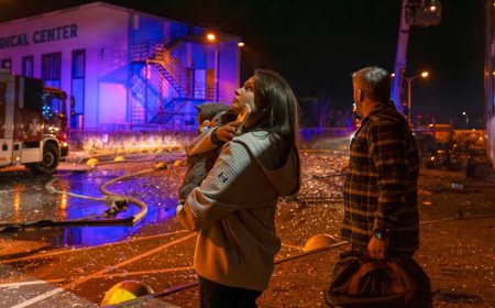 Russia strikes Ukraine's capital despite US peace push