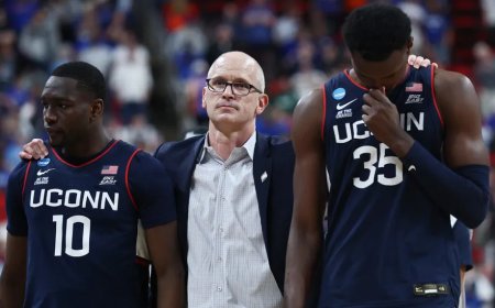 UConn’s Dan Hurley Refuses To Let His Huskies Eat ‘F*cking’ Thanksgiving Turkey — And For Good Reason