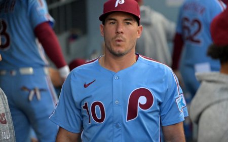 Red Sox interested in J.T. Realmuto as free agency heats up