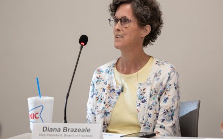 Ozark area Christian County library trustee announces departure from board