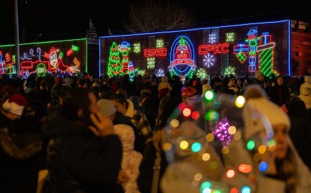 'You'll never know if you don't go' See the band performing on holiday train at Union Station: