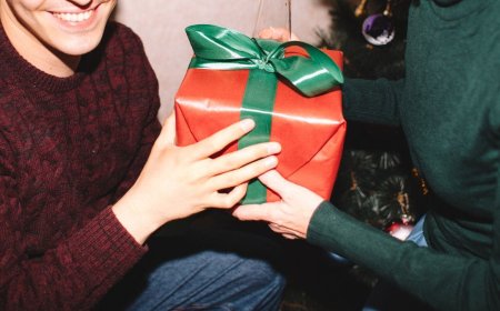 Gen Z Finally Gets Something Right: Lazy Gifts Aren’t Worth It