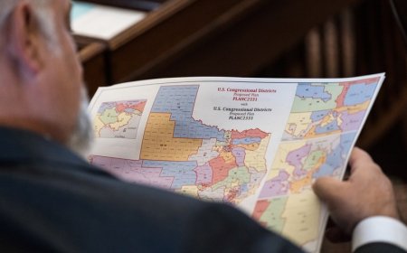 Texas adds to redistricting war deluge at Supreme Court 